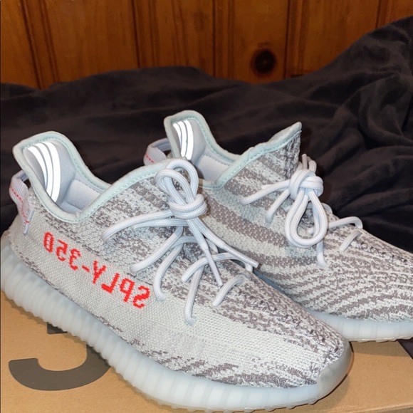 Yeezy boost 350 blue tint
